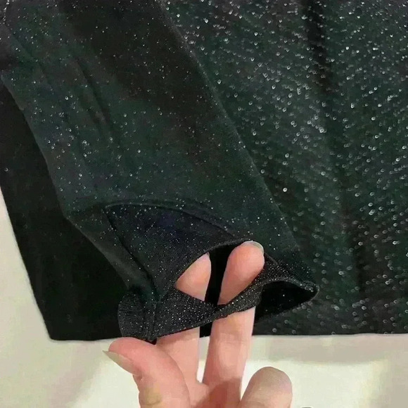 Athleta size L Black Silver Metallic Glitter Shine Top Thumbholes pre owned - Picture 7 of 8